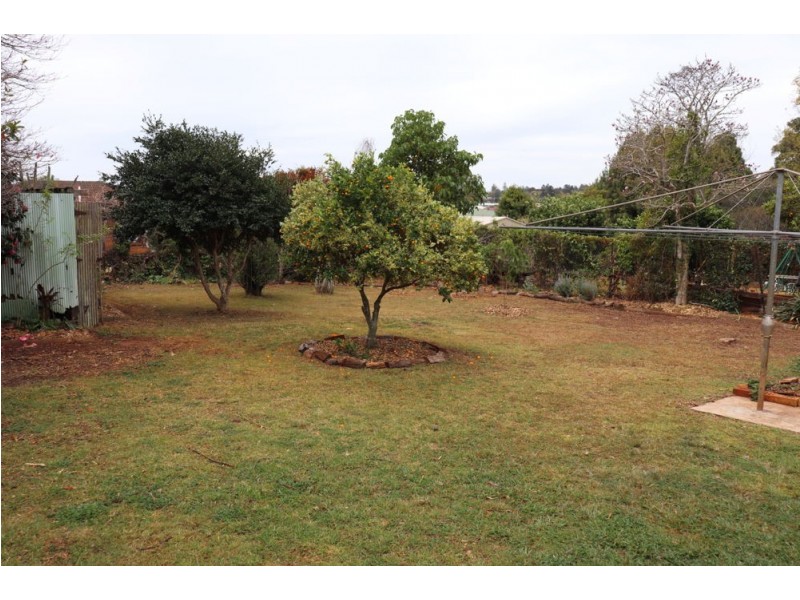 9 Wentworth Street, Centenary Heights QLD 4350