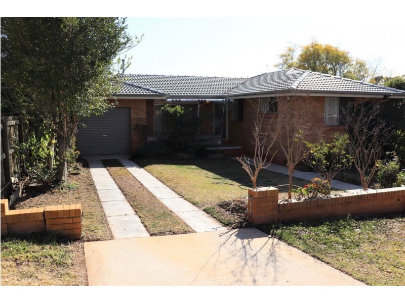 9 Wentworth Street, Centenary Heights QLD 4350