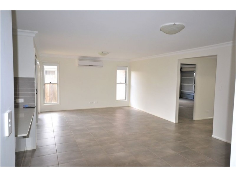 6 Nash Drive, Glenvale QLD 4350