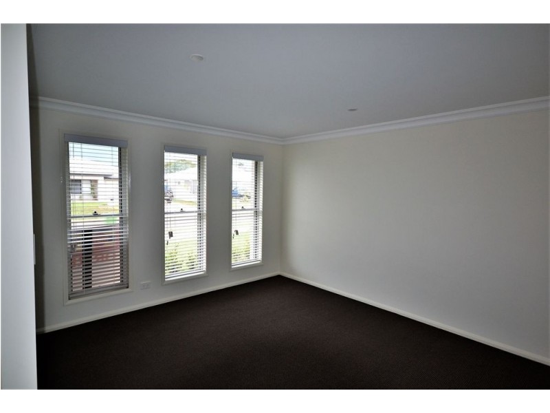 6 Nash Drive, Glenvale QLD 4350