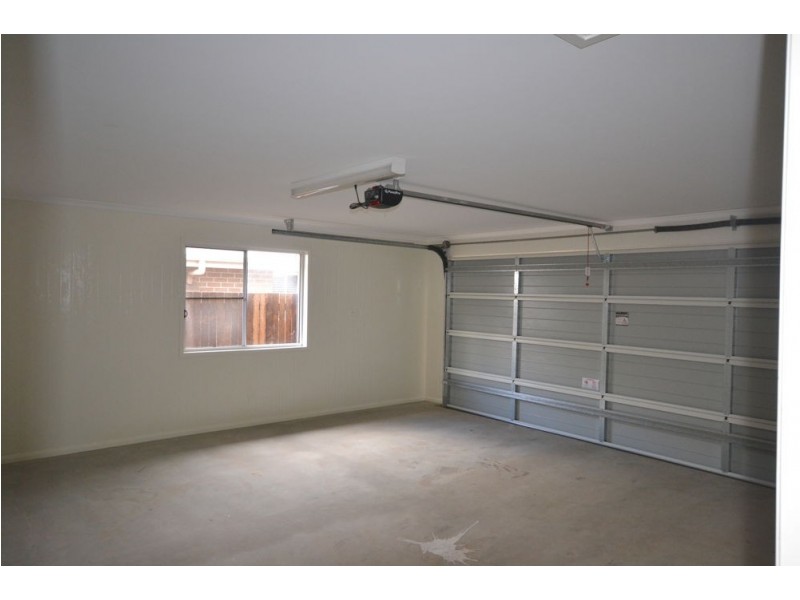 6 Nash Drive, Glenvale QLD 4350