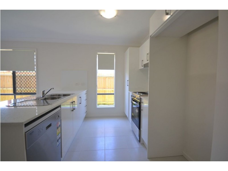 33 Cardamon Crescent, Glenvale QLD 4350