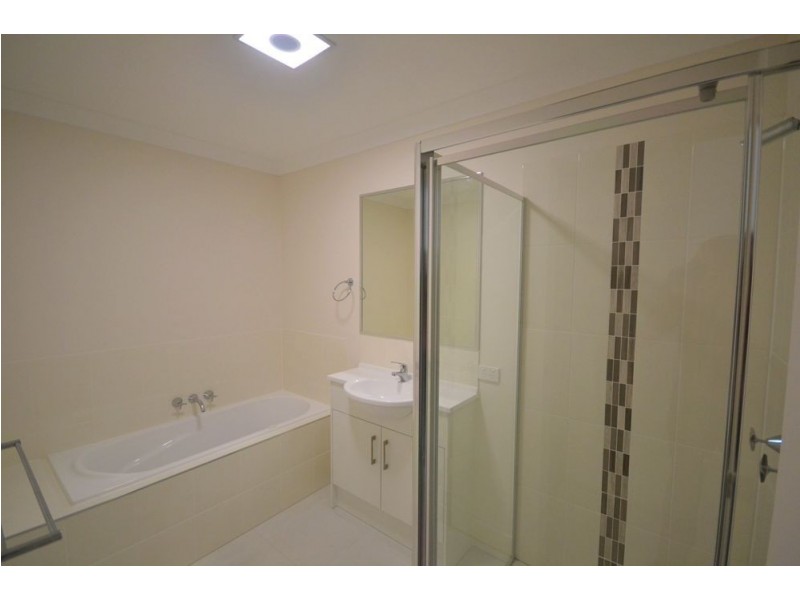 33 Cardamon Crescent, Glenvale QLD 4350