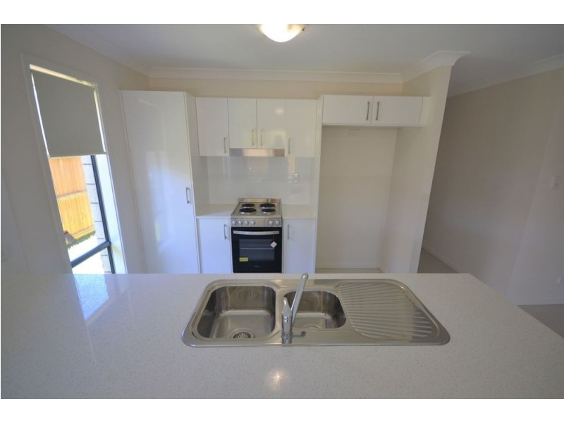 33 Cardamon Crescent, Glenvale QLD 4350