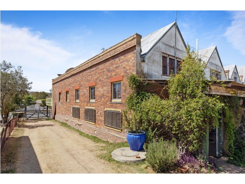 1 Thallon Street, Crows Nest QLD 4355