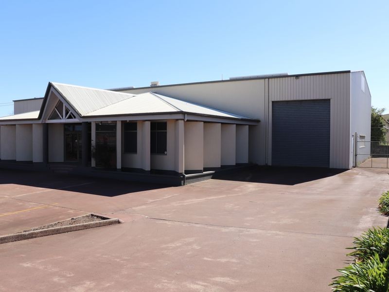 6 Struan Court, Wilsonton QLD 4350