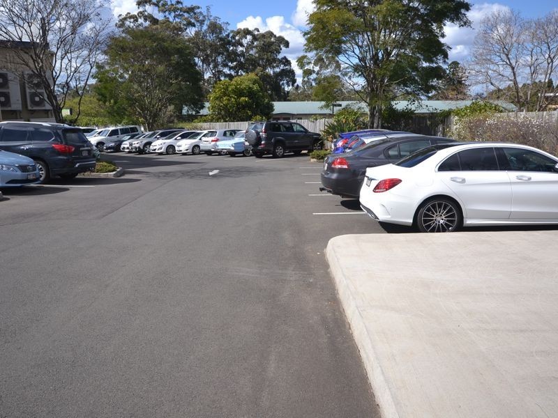 Suite 3/4 Tourist Road, East Toowoomba QLD 4350