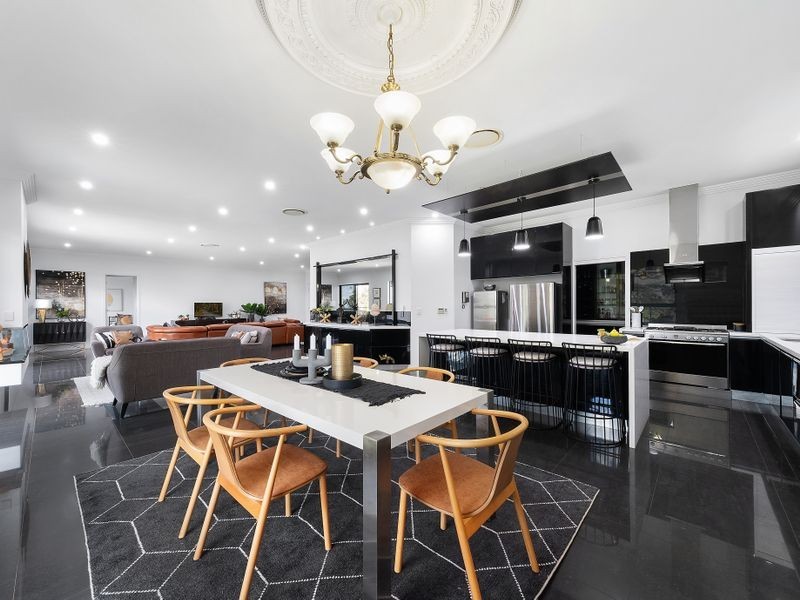 1 Rosewall Court, Mount Kynoch QLD 4350