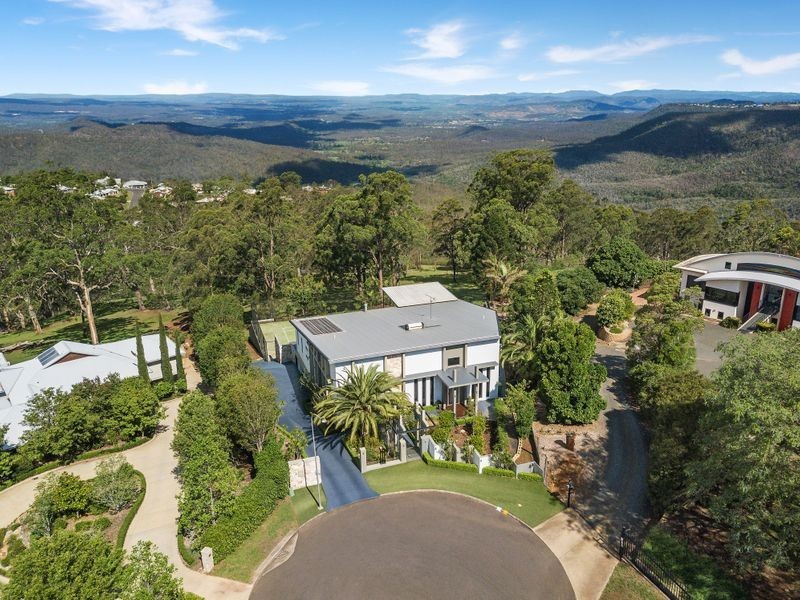 1 Rosewall Court, Mount Kynoch QLD 4350