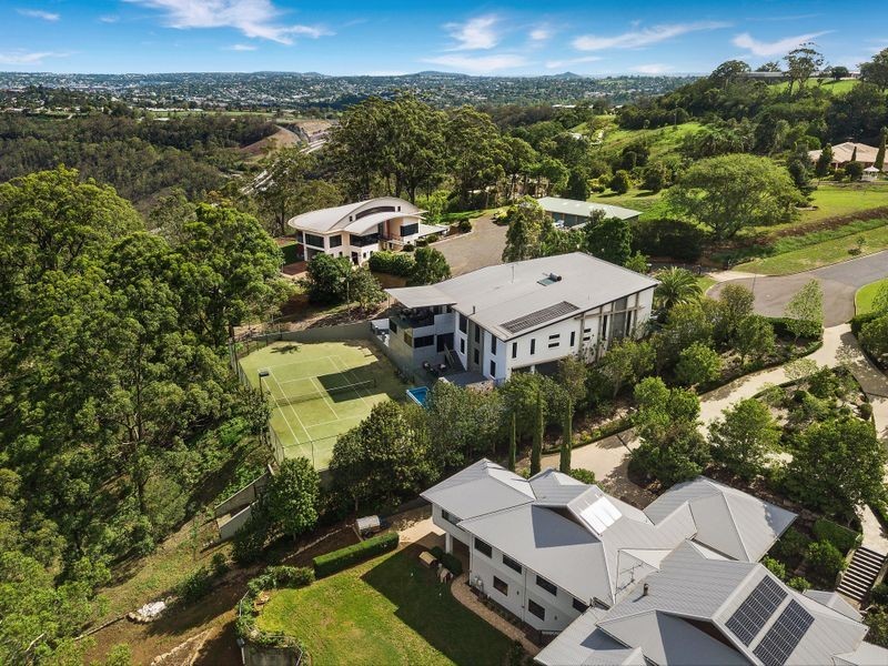 1 Rosewall Court, Mount Kynoch QLD 4350