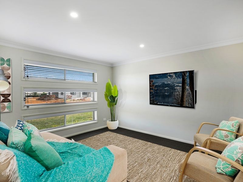 8 Nash Drive, Glenvale QLD 4350