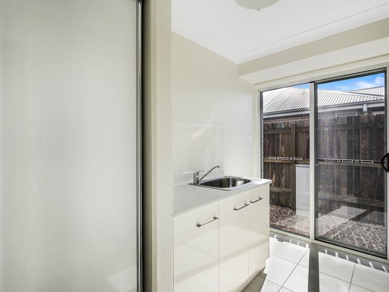 8 Nash Drive, Glenvale QLD 4350