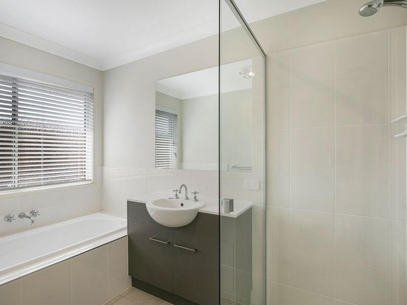 8 Nash Drive, Glenvale QLD 4350