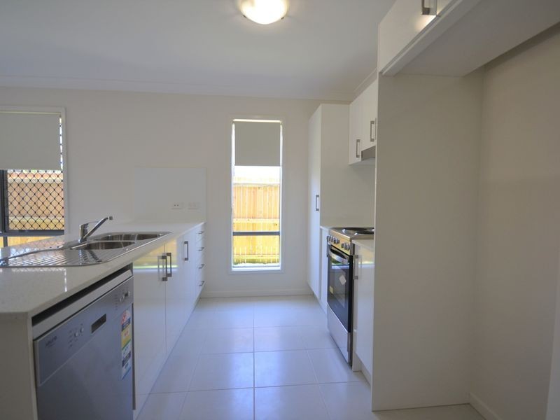 33 Cardamon Crescent, Glenvale QLD 4350