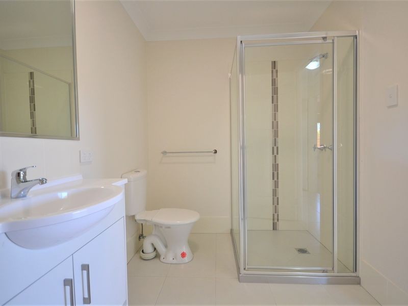 33 Cardamon Crescent, Glenvale QLD 4350