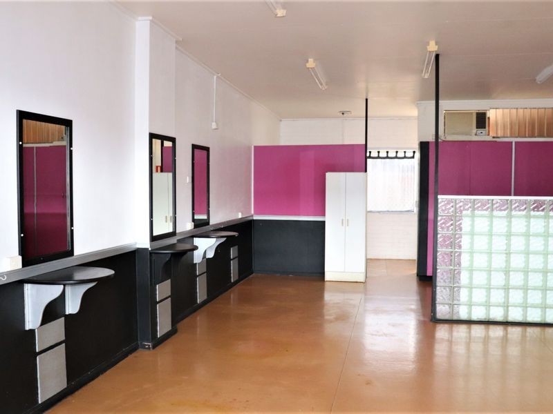 Shop 9/8 Hume Street, North Toowoomba QLD 4350