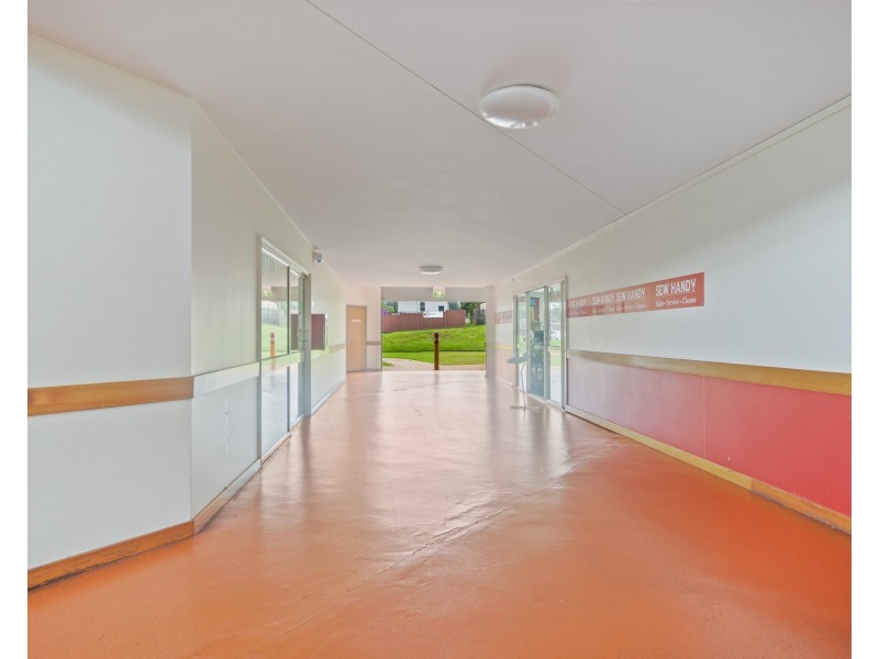 Shop 9/8 Hume Street, North Toowoomba QLD 4350