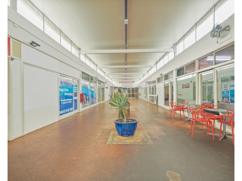 Shop 9/8 Hume Street, North Toowoomba QLD 4350
