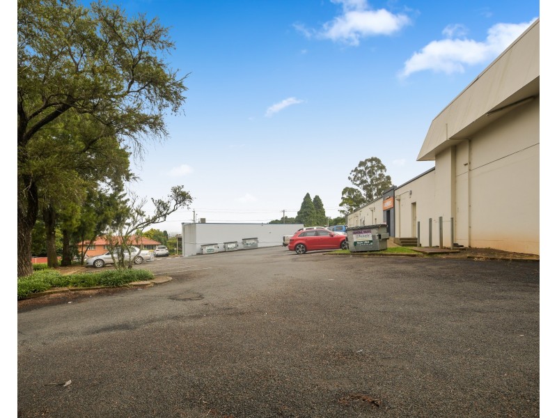 Shop 9/8 Hume Street, North Toowoomba QLD 4350