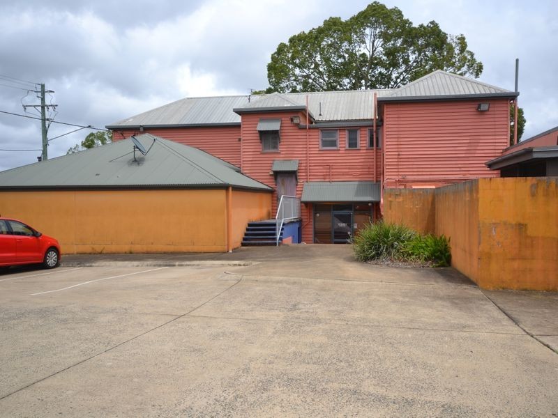 220 Ruthven Street, North Toowoomba QLD 4350