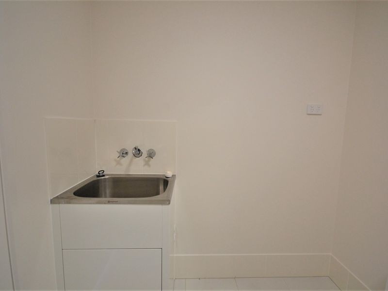 33B Cardamon Crescent, Glenvale QLD 4350