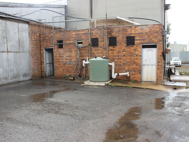 Shed 4 / 209 James Street, Toowoomba City QLD 4350