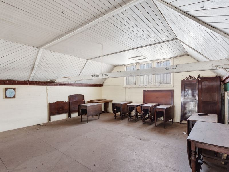 1 Thallon Street, Crows Nest QLD 4355