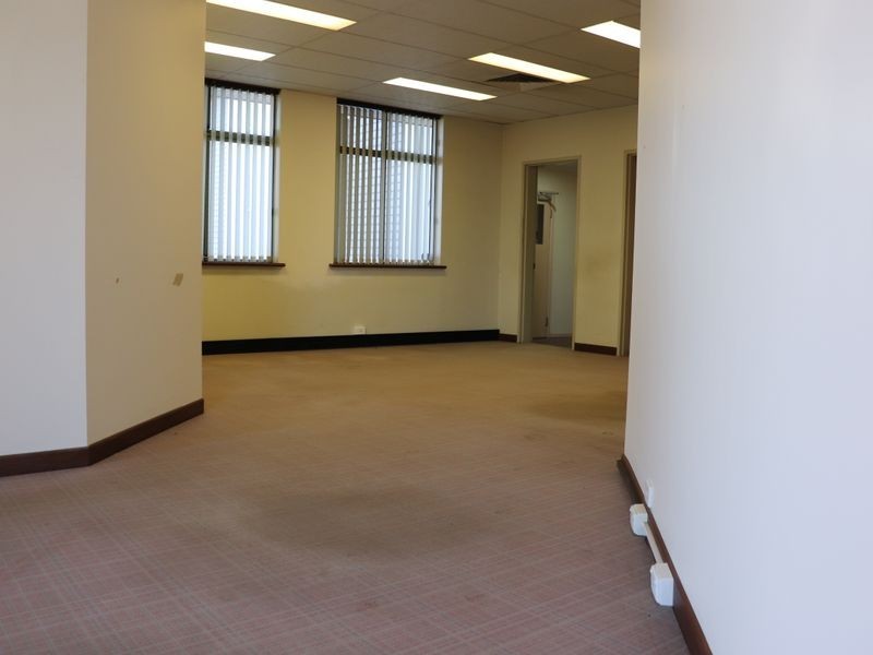 6 Struan Court, Wilsonton QLD 4350