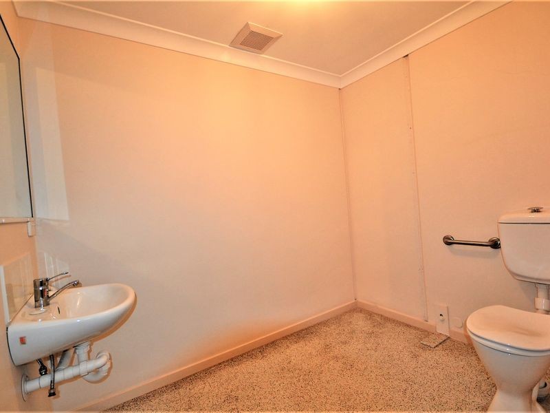 Office 2 / Unit 7/11-15 Gardner Court, Wilsonton QLD 4350