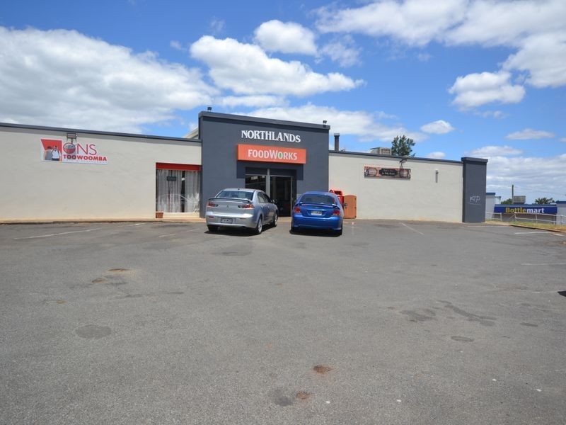 Shop 1/8 Hume Street, North Toowoomba QLD 4350