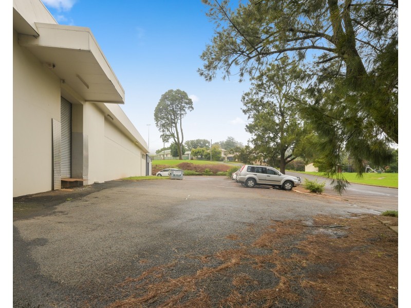Shop 1/8 Hume Street, North Toowoomba QLD 4350