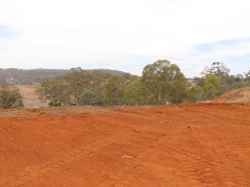 8 Ryans Drive, Cotswold Hills QLD 4350
