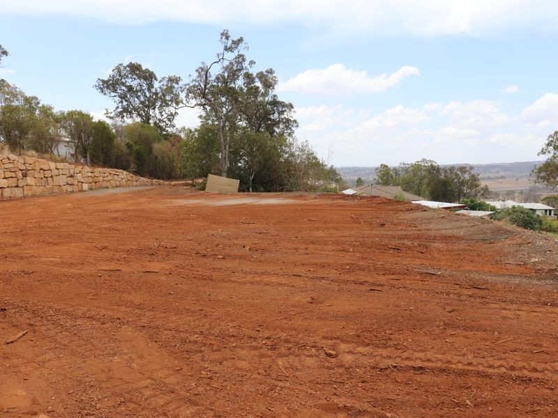 8 Ryans Drive, Cotswold Hills QLD 4350