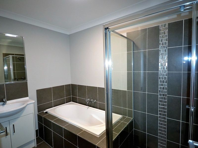 26B Cardamon Crescent, Glenvale QLD 4350