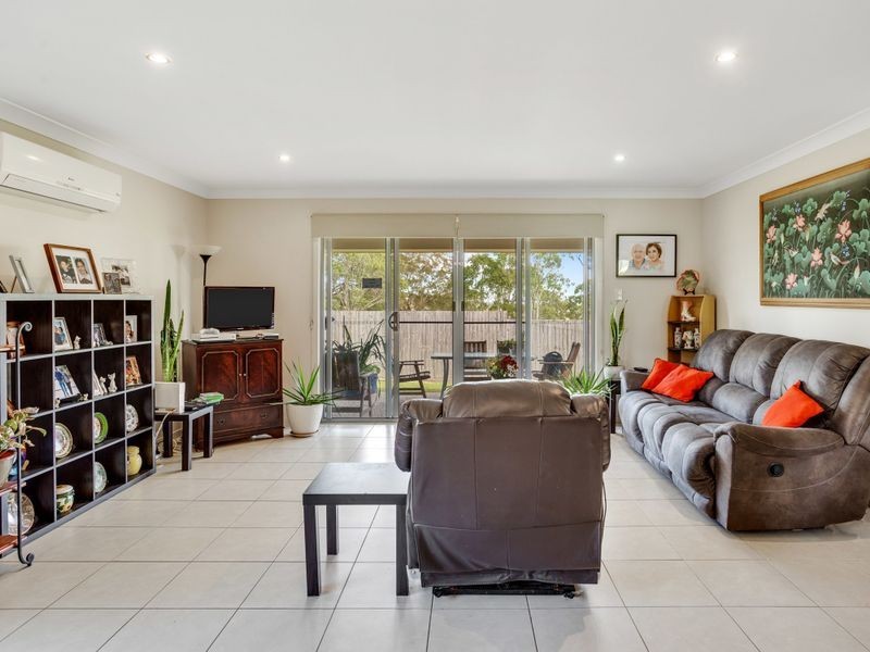 33 Westview Drive, Mount Kynoch QLD 4350