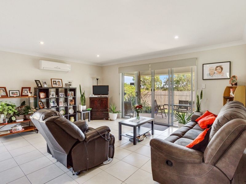 33 Westview Drive, Mount Kynoch QLD 4350