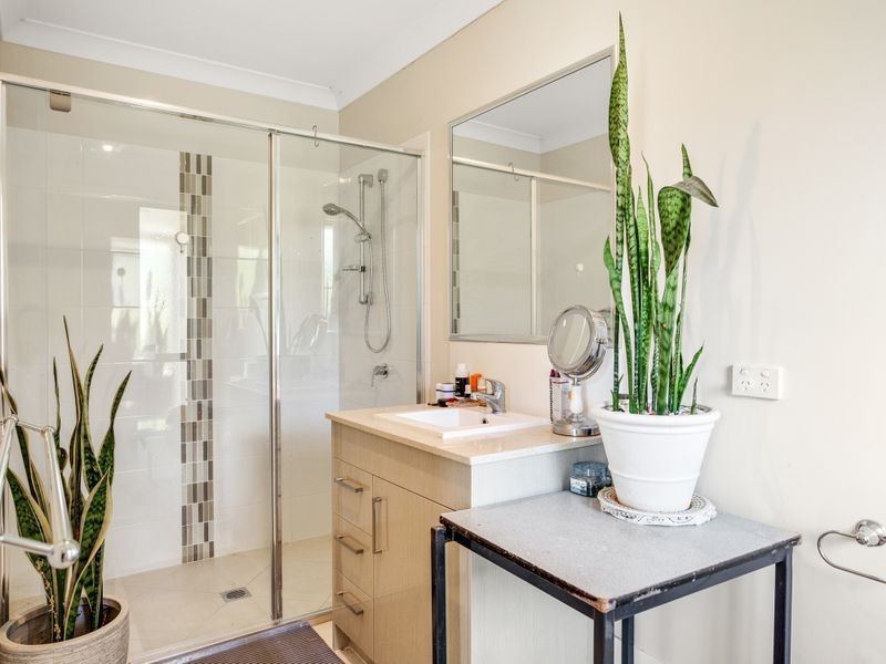 33 Westview Drive, Mount Kynoch QLD 4350
