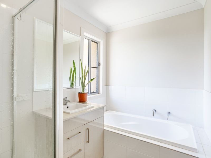 33 Westview Drive, Mount Kynoch QLD 4350