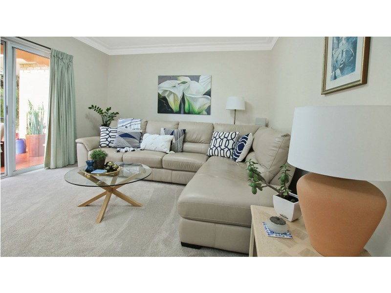 24 Windemere Terrace, Mount Lofty QLD 4350