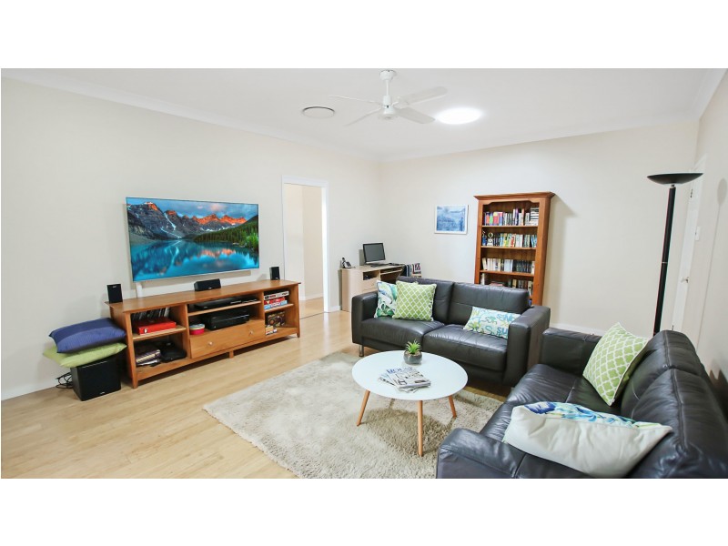 24 Windemere Terrace, Mount Lofty QLD 4350