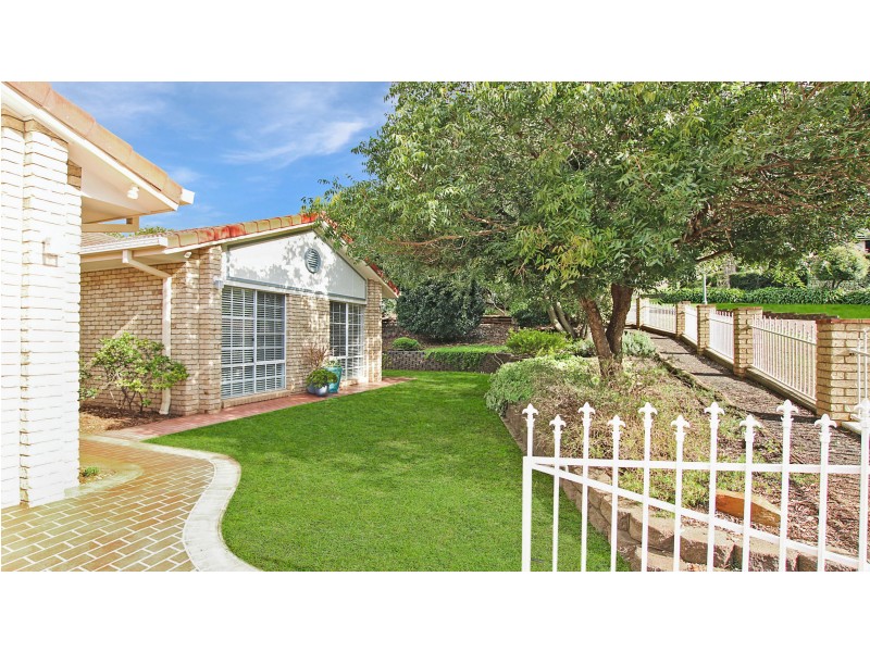24 Windemere Terrace, Mount Lofty QLD 4350