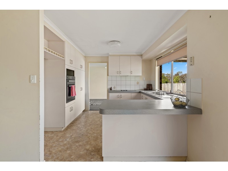 6 Jenna Court, Kearneys Spring QLD 4350
