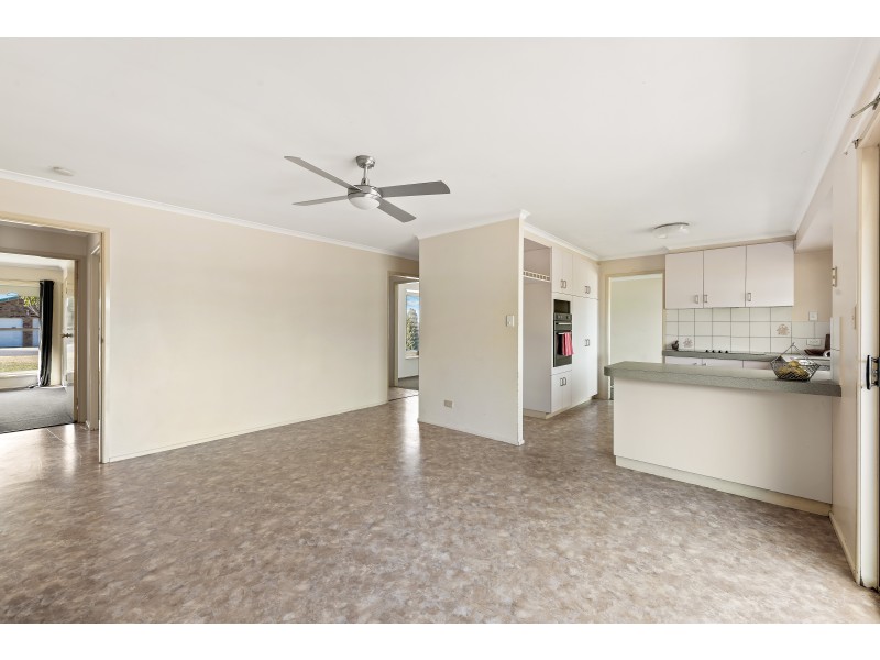 6 Jenna Court, Kearneys Spring QLD 4350