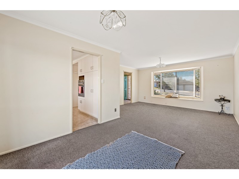 6 Jenna Court, Kearneys Spring QLD 4350