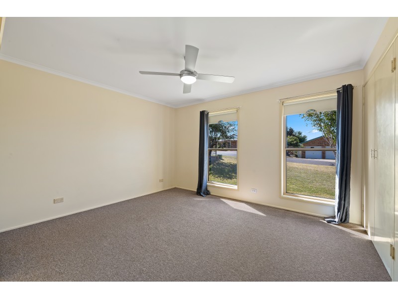 6 Jenna Court, Kearneys Spring QLD 4350