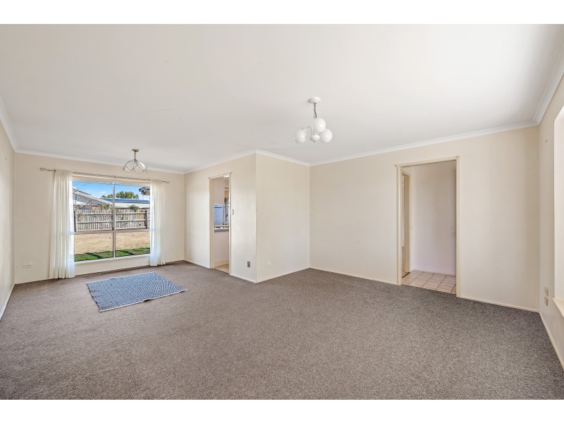 6 Jenna Court, Kearneys Spring QLD 4350