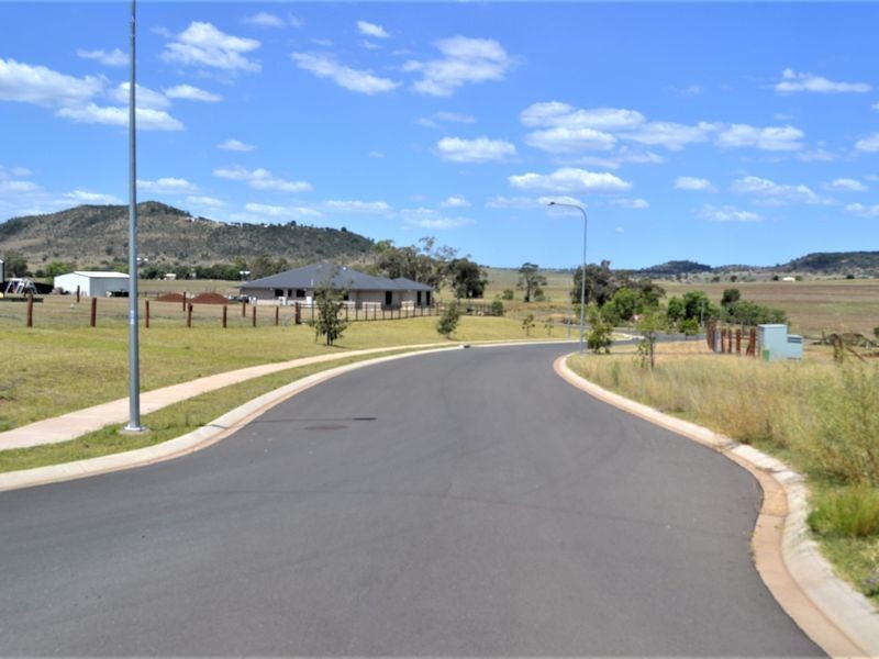 4 Sunshine Way, Kingsthorpe QLD 4400