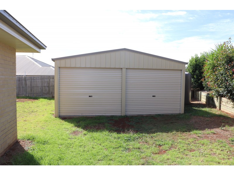 2 Bronzewing Drive, Highfields QLD 4352