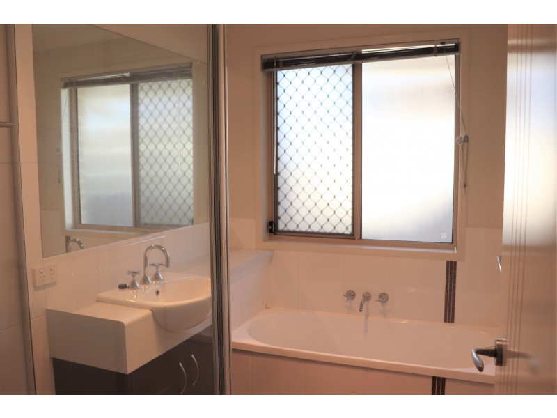 Unit 1/38 Paradise Street, Harristown QLD 4350