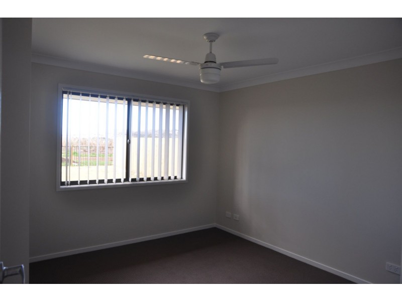 Unit 2/26 Ridge Drive, Cambooya QLD 4358